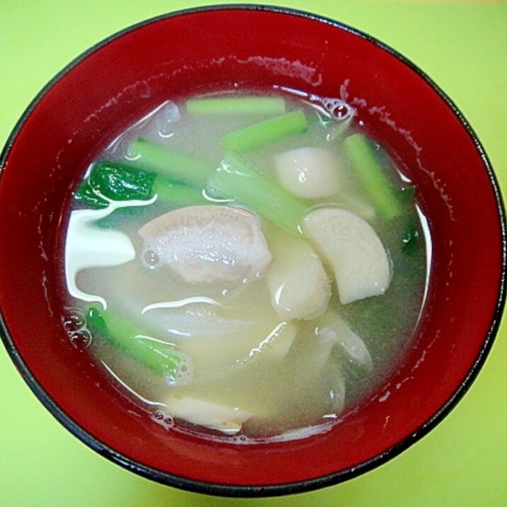 エリンギと玉ねぎ小松菜の味噌汁
